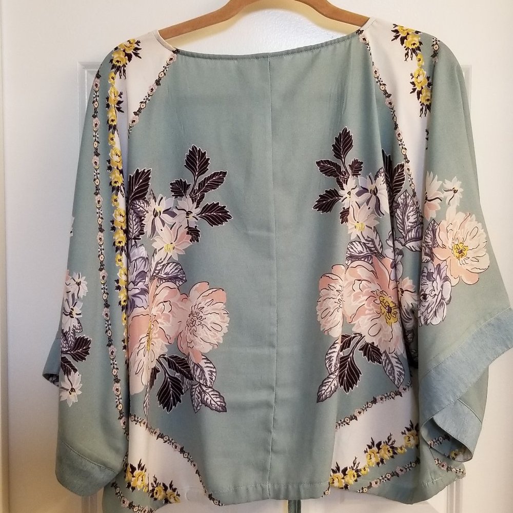 Floral top